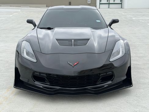 Used 2015 Chevrolet Corvette Z06 w/ 3LZ Preferred Equipment Group RWD image 11