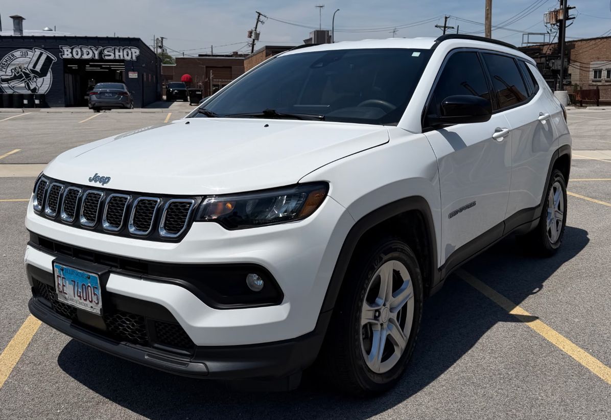 Used 2023 Jeep Compass Latitude AWD/4WD image 1