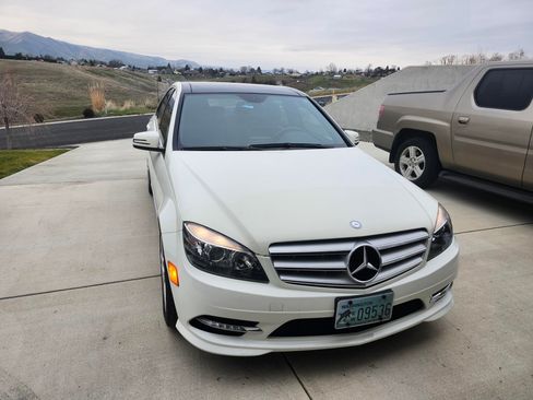 Used 2011 Mercedes-Benz C 300 4MATIC Sedan image 8