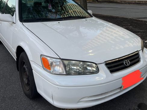 Used 2000 Toyota Camry CE image 4
