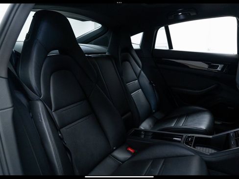Used 2018 Porsche Panamera image 15