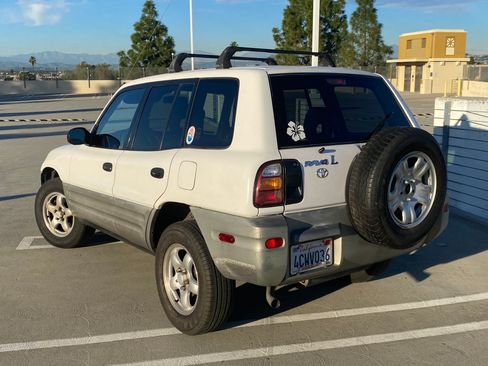 Used 1998 Toyota RAV4 2WD 4-Door image 4