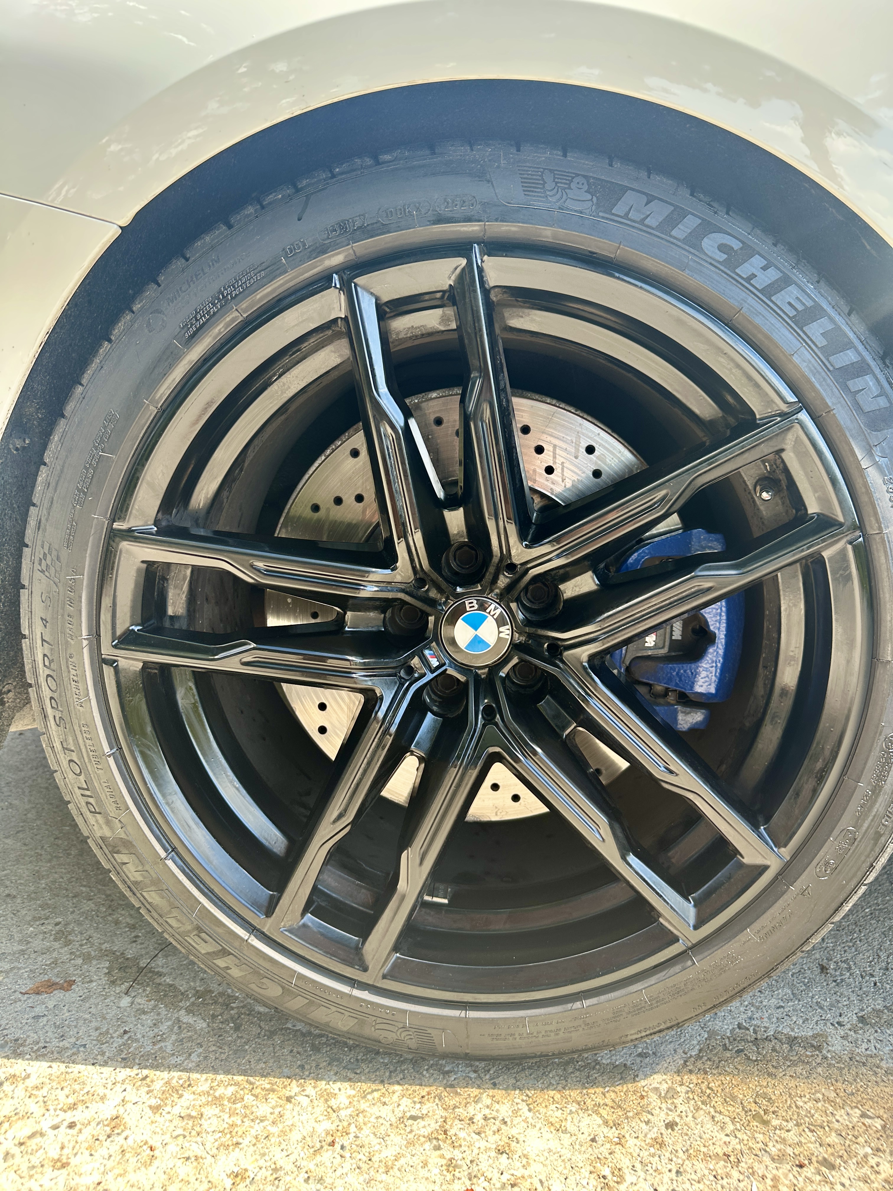 Used 2020 BMW M8 Competition w/ M Carbon Exterior Package AWD/4WD image 22