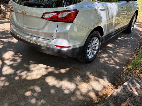 Used 2020 Chevrolet Equinox LT image 10