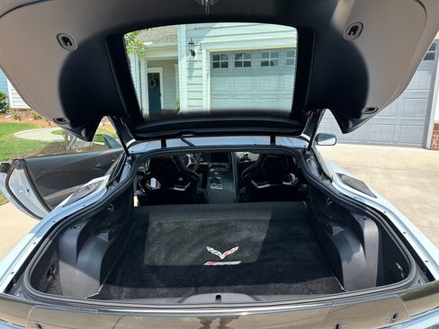 Used 2018 Chevrolet Corvette Z06 w/ Carbon 65 Edition RWD image 19