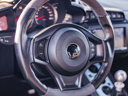 Used 2020 Lotus Evora image 16