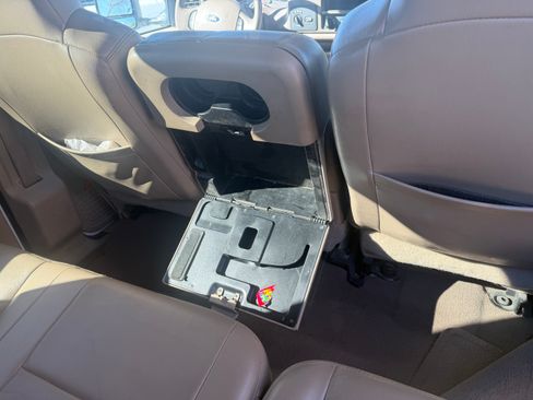 Used 2004 Ford F250 XLT image 8