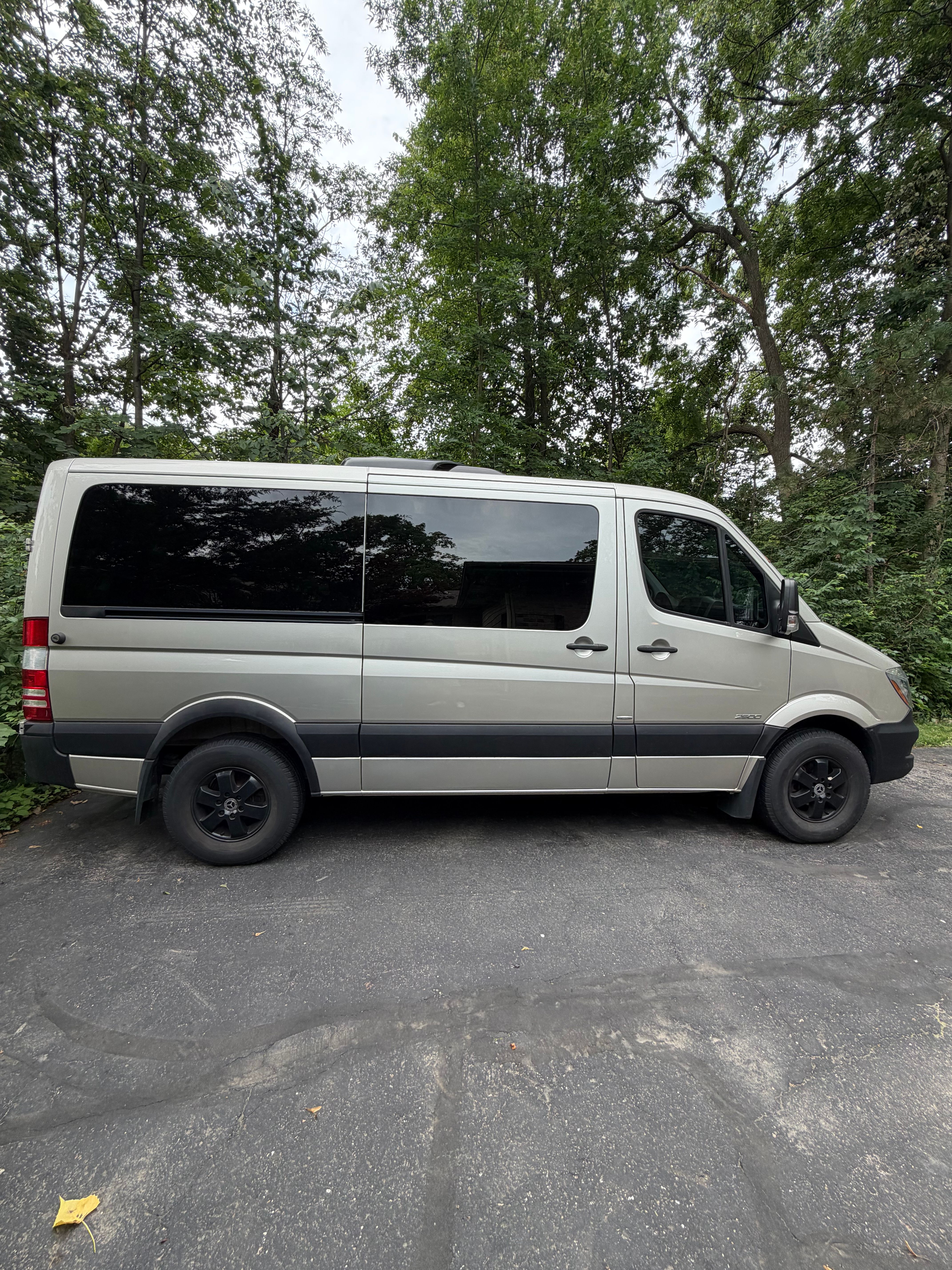 Used 2016 Mercedes-Benz Sprinter 2500 image 4