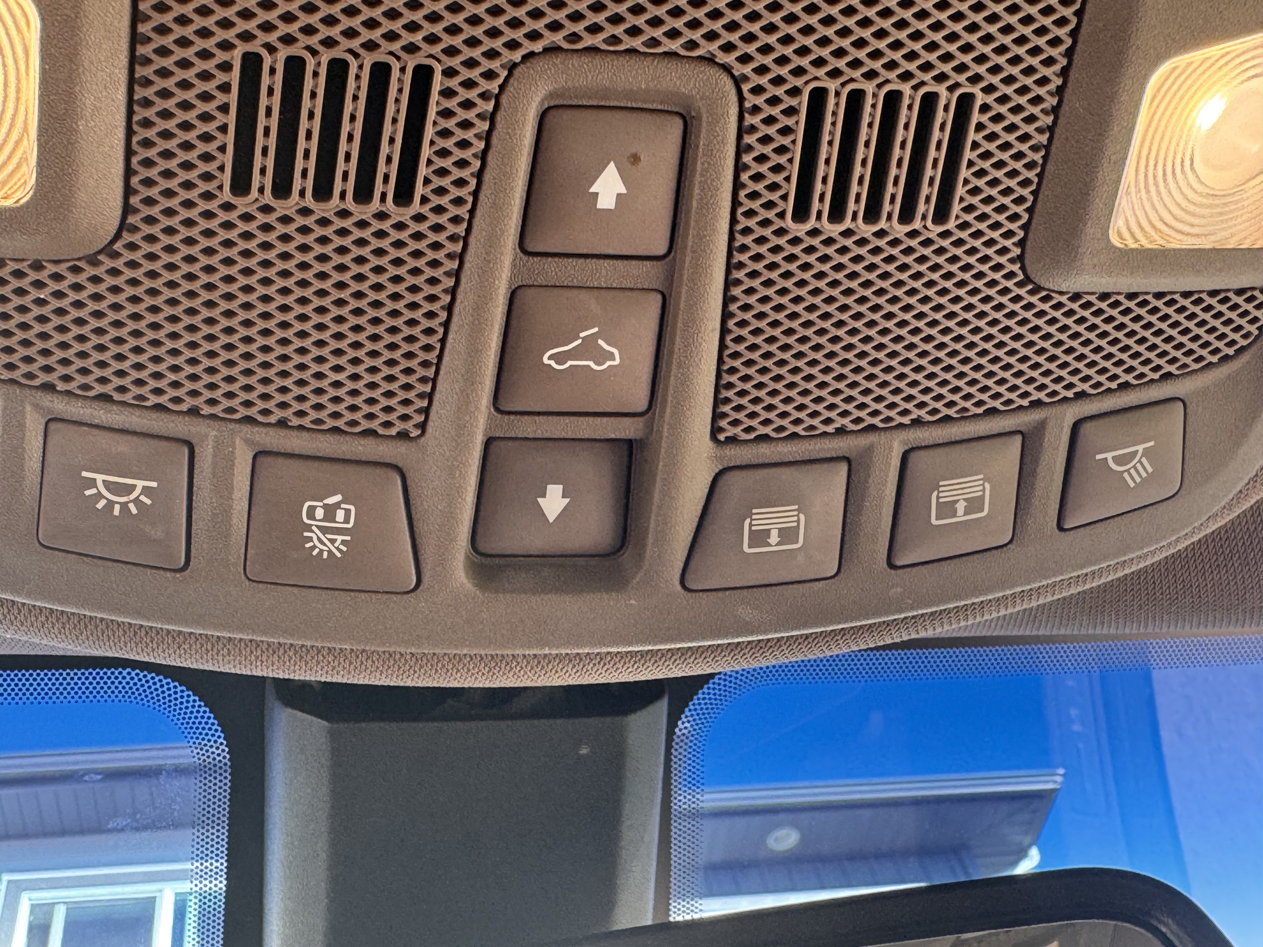 Used 2016 Lincoln MKX Reserve w/ Technology Package AWD/4WD image 11