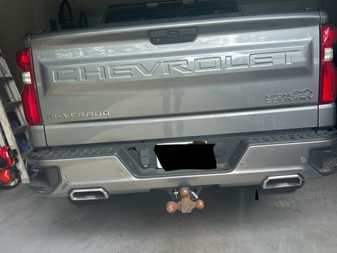 Used 2019 Chevrolet Silverado 1500 High Country w/ Technology Package image 5