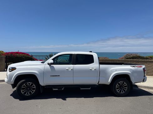 Used 2023 Toyota Tacoma TRD Sport AWD/4WD image 1