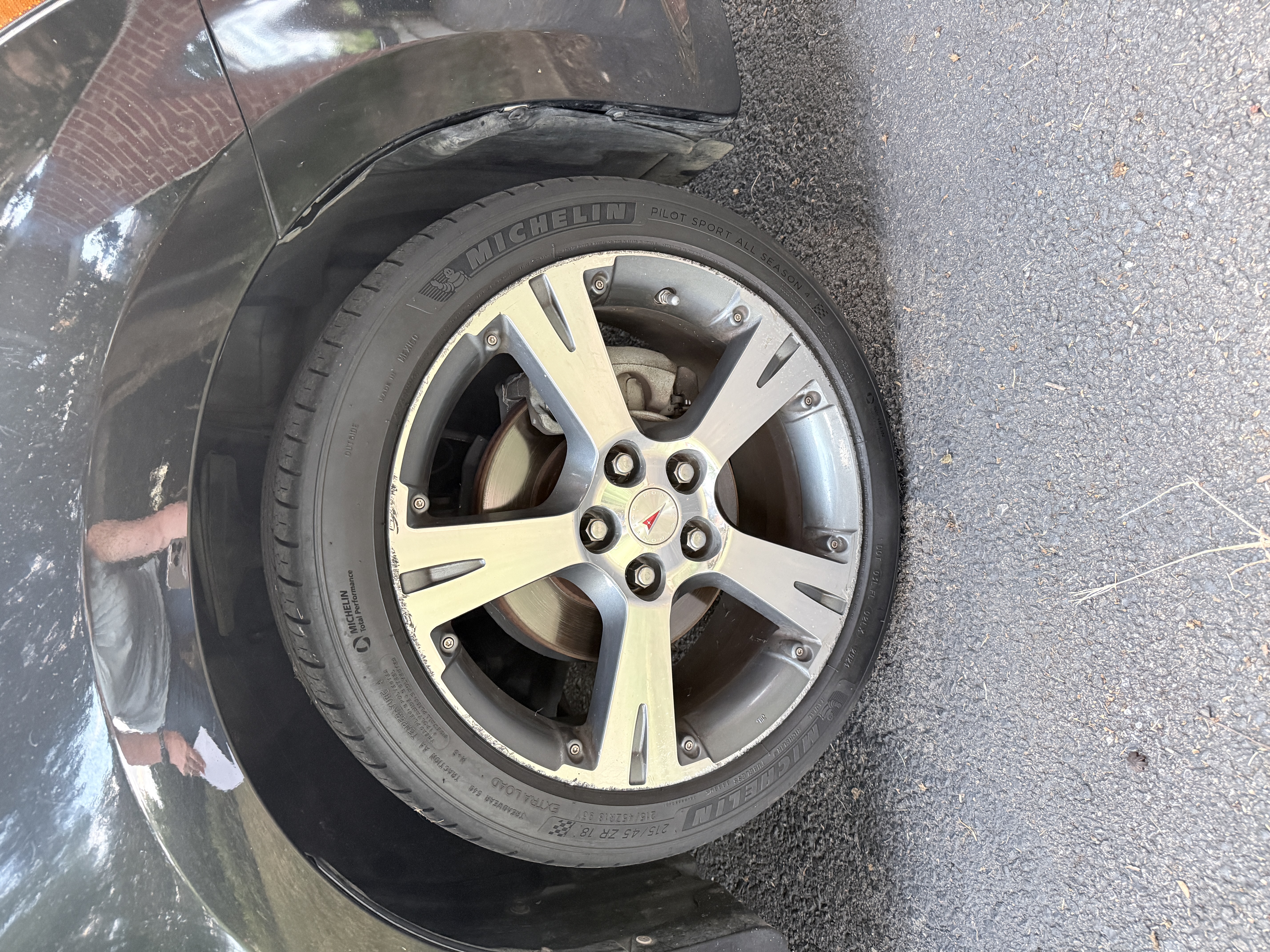 Used 2009 Pontiac Vibe GT FWD image 12