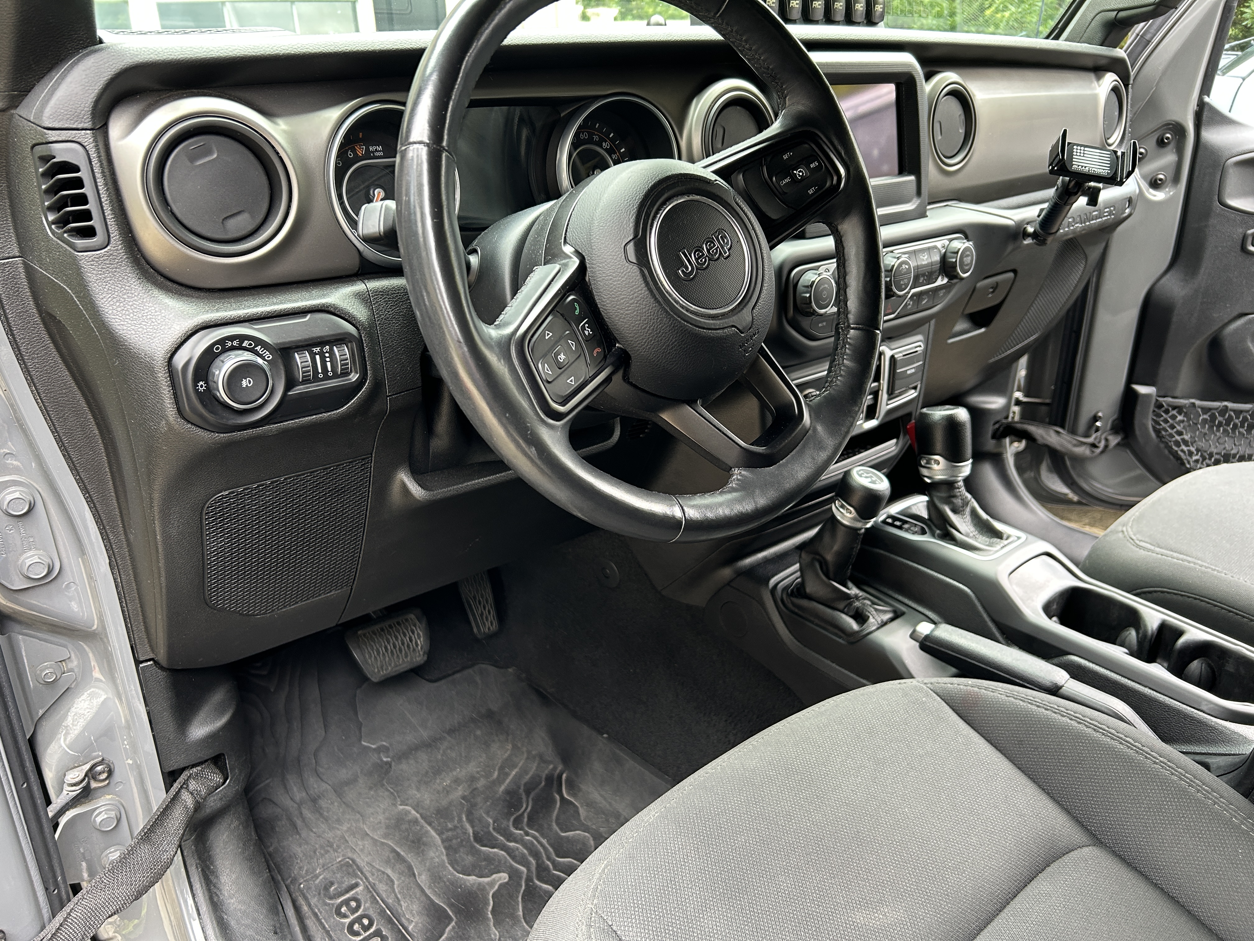 Used 2018 Jeep Wrangler Unlimited Sport S AWD/4WD image 11