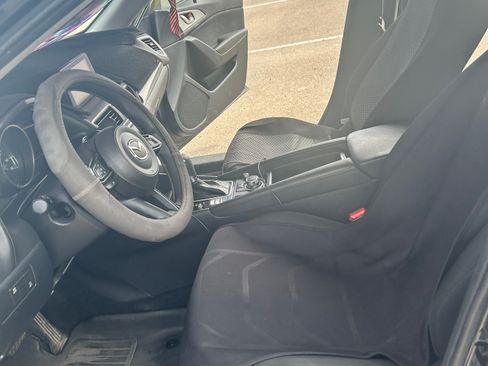 Used 2018 MAZDA MAZDA3 Sport FWD image 10