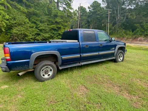 Used 2001 Chevrolet Silverado 2500 LS RWD image 2