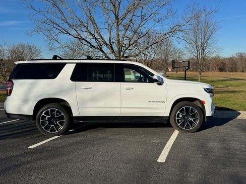 Used 2024 Chevrolet Suburban RST w/ Luxury Package image 6