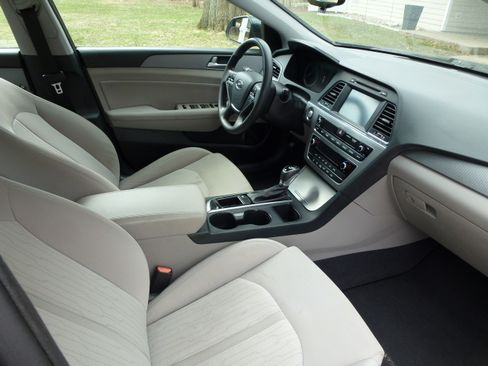 Used 2017 Hyundai Sonata SE image 20