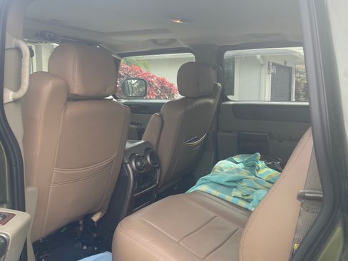 Used 2003 HUMMER H2 w/ Preferred Equipment Group image 8