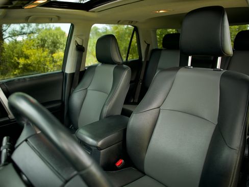 Used 2020 Toyota 4Runner SR5 Premium w/ Moonroof Package AWD/4WD image 6