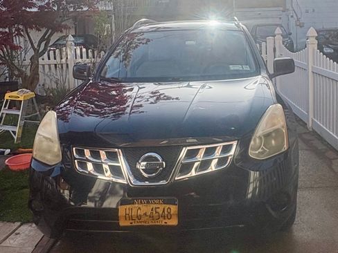 Used 2012 Nissan Rogue SV AWD/4WD image 2