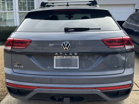 Used 2023 Volkswagen Atlas Cross Sport SEL R-Line image 5