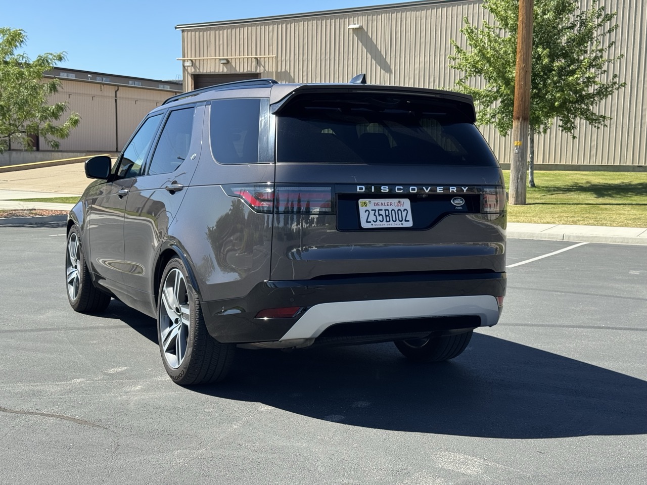 Used 2023 Land Rover Discovery Metropolitan Edition AWD/4WD image 5