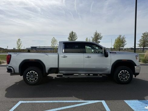 Used 2023 GMC Sierra 3500 SLT w/ SLT Preferred Package AWD/4WD image 8