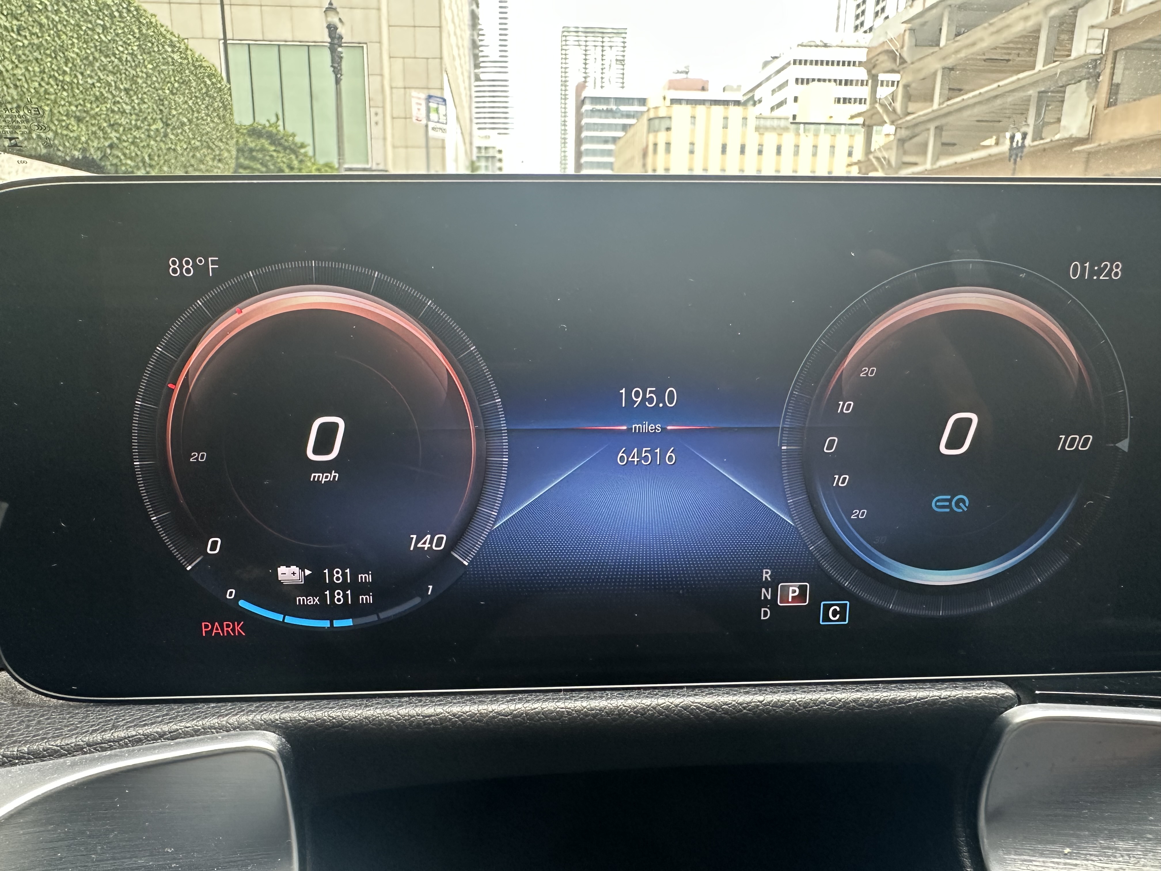 Used 2023 Mercedes-Benz EQB 250+ image 8