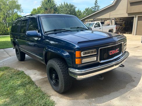 Used 1996 GMC Suburban 2500 AWD/4WD image 13