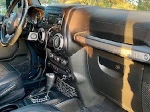 Used 2017 Jeep Wrangler Sport image 10