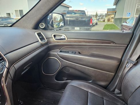 Used 2014 Jeep Grand Cherokee Summit image 12