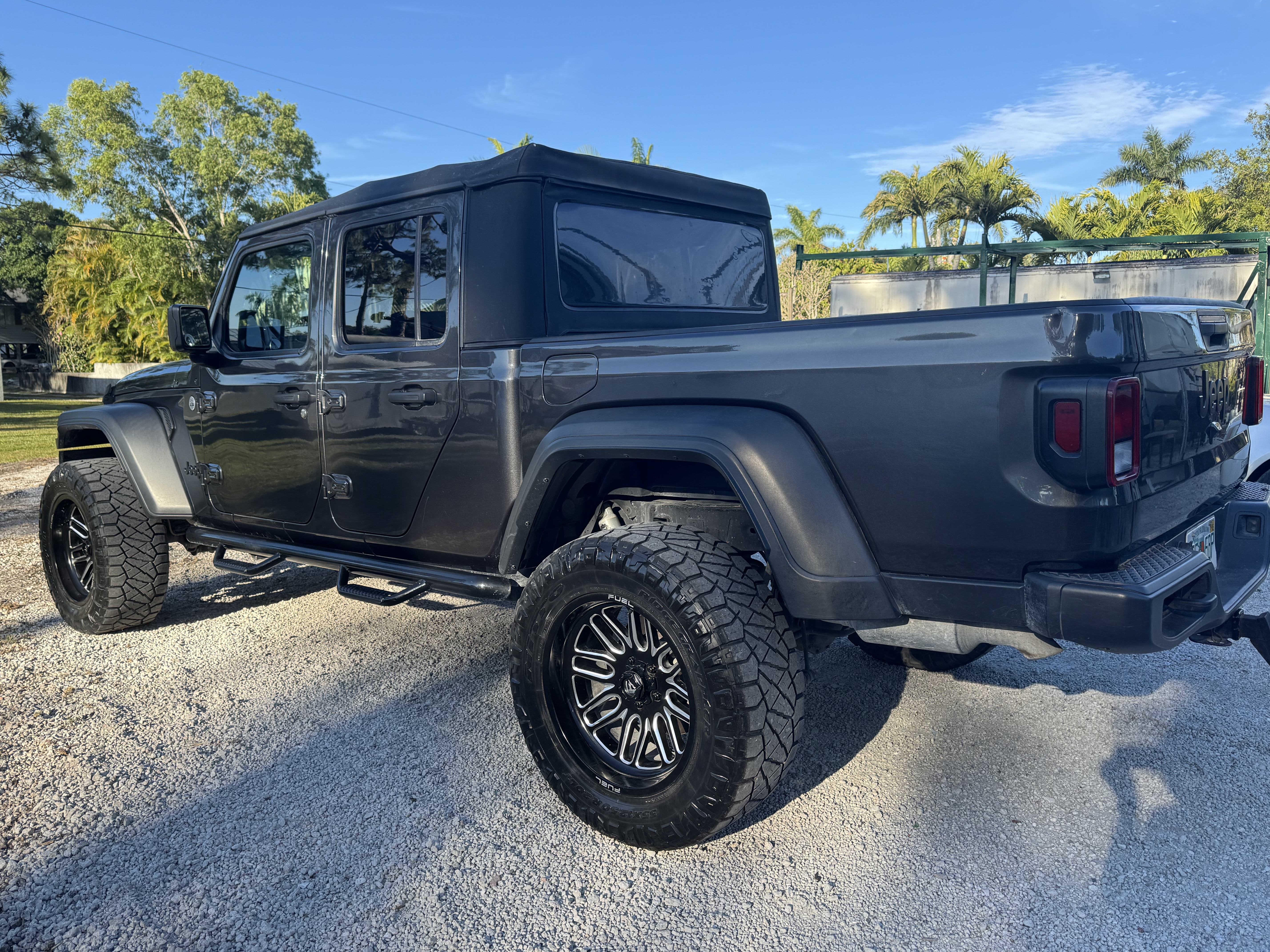 Used 2021 Jeep Gladiator Sport AWD/4WD image 4