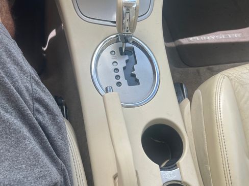 Used 2008 Chrysler Sebring Limited w/ Electronics Convenience Group FWD image 21
