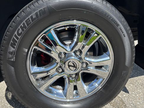 Used 2001 Lexus LX 470 470 Sport Utility 4D image 29