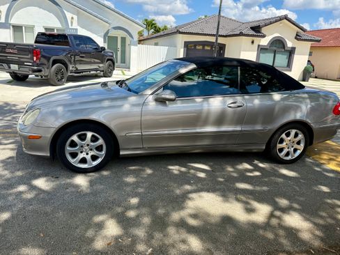 Used 2004 Mercedes-Benz CLK 320 Cabriolet image 2