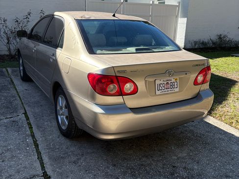 Used 2005 Toyota Corolla CE image 2