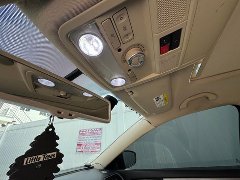 Used 2014 Volkswagen Passat TDI SE image 15