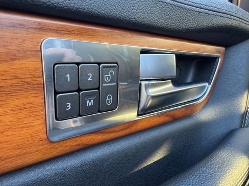 Used 2010 Land Rover Range Rover Sport Supercharged image 16