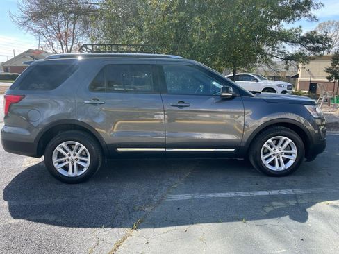 Used 2016 Ford Explorer XLT w/ Equipment Group 202A image 5