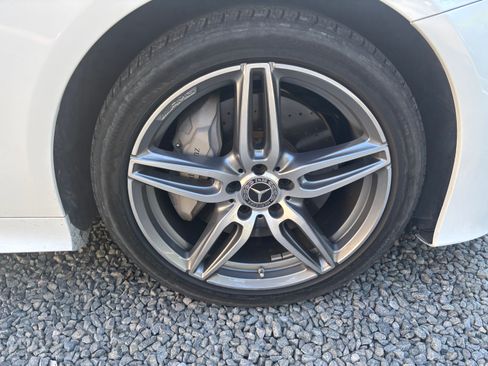 Used 2019 Mercedes-Benz E 450 4MATIC Cabriolet image 2