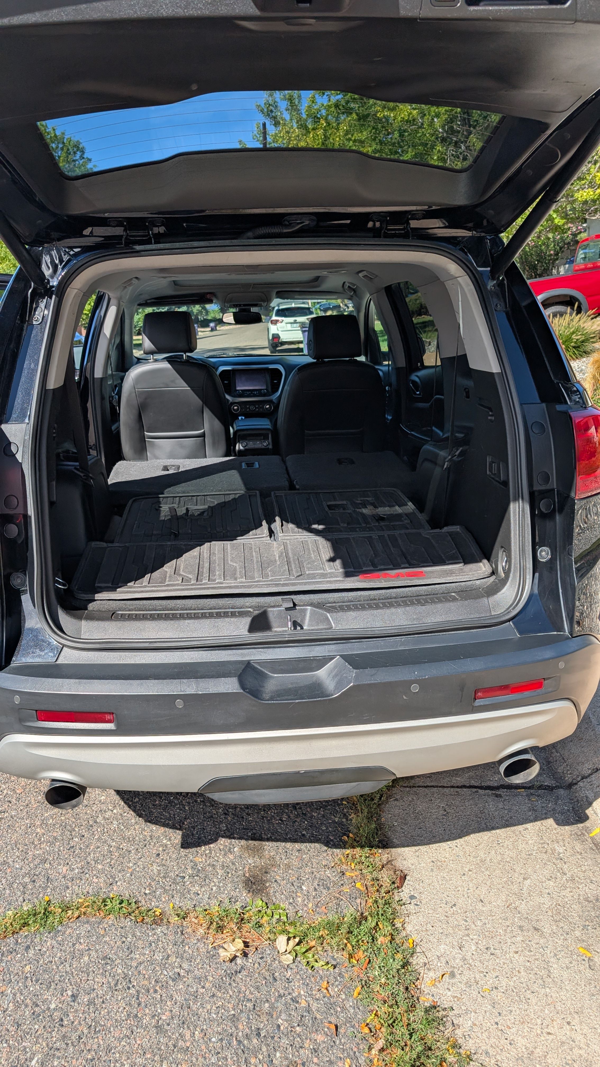 Used 2017 GMC Acadia SLT AWD/4WD image 19
