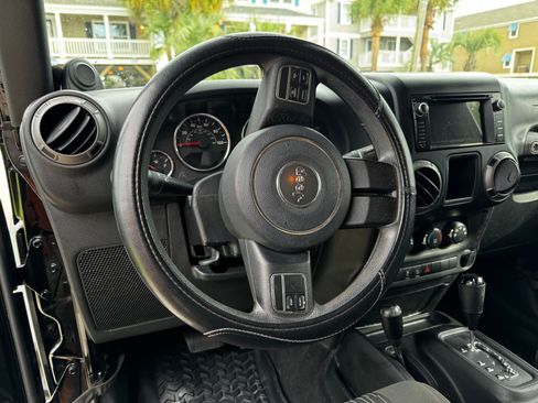 Used 2012 Jeep Wrangler Sport image 10
