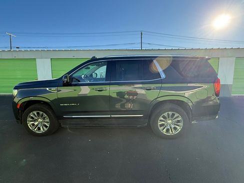 Used 2021 GMC Yukon Denali w/ LPO, Illumination Package image 2