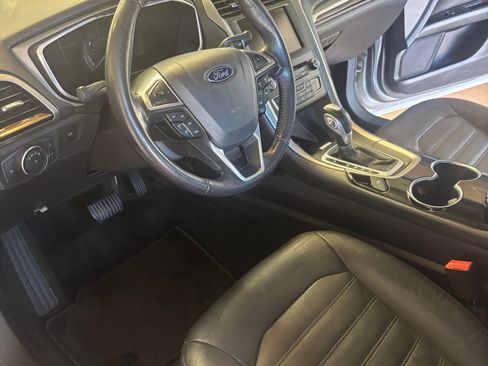 Used 2016 Ford Fusion SE w/ Equipment Group 202A image 17