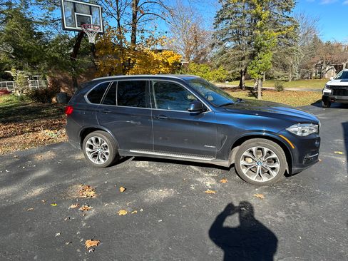 Used 2017 BMW X5 xDrive50i AWD/4WD image 1
