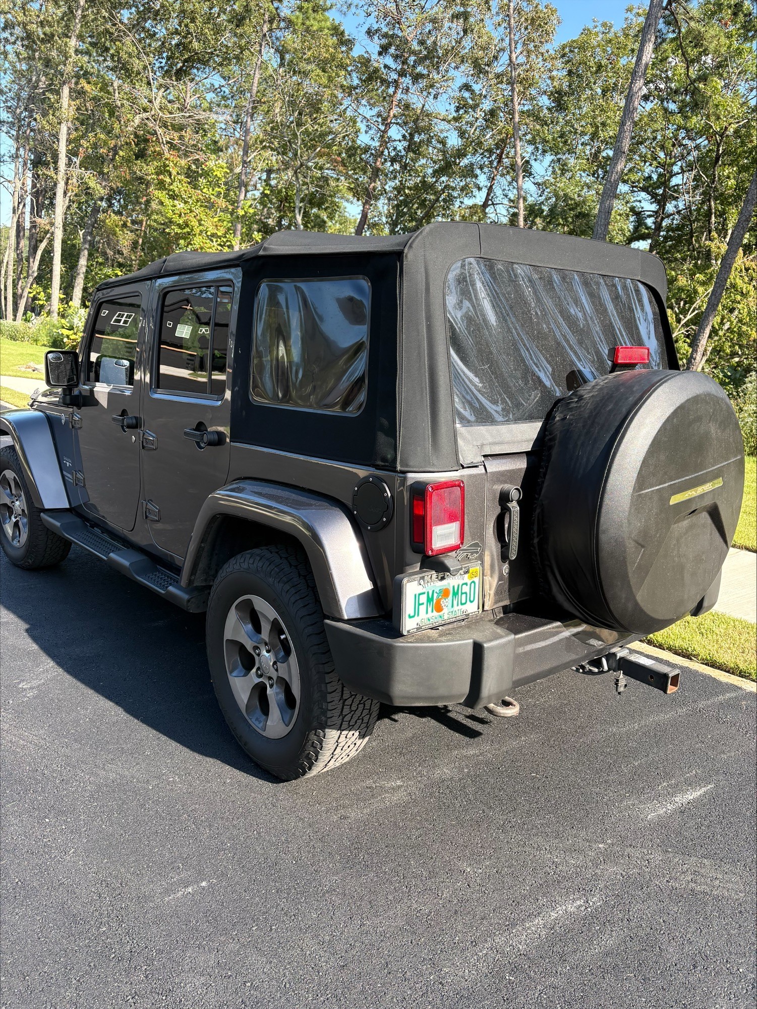 Used 2016 Jeep Wrangler Unlimited Sahara AWD/4WD image 13