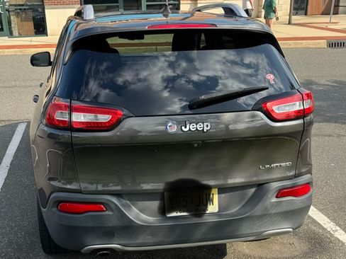 Used 2016 Jeep Cherokee Limited FWD image 6