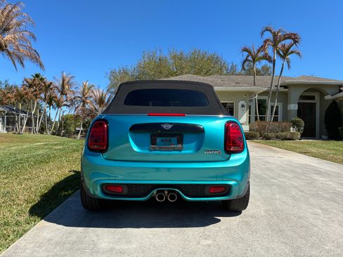 Used 2019 MINI Cooper S w/ Premium Package image 10