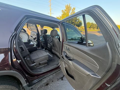Used 2019 Chevrolet Traverse LT AWD/4WD image 17