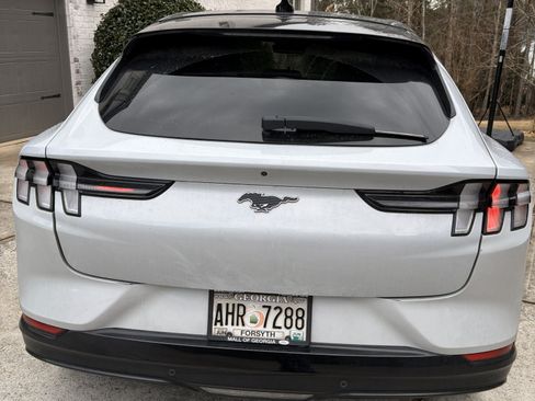 Used 2021 Ford Mustang Mach-E Premium image 4